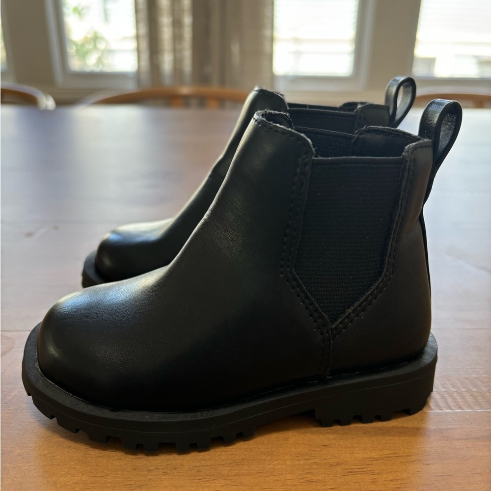 Banana Republic toddler black lug boots